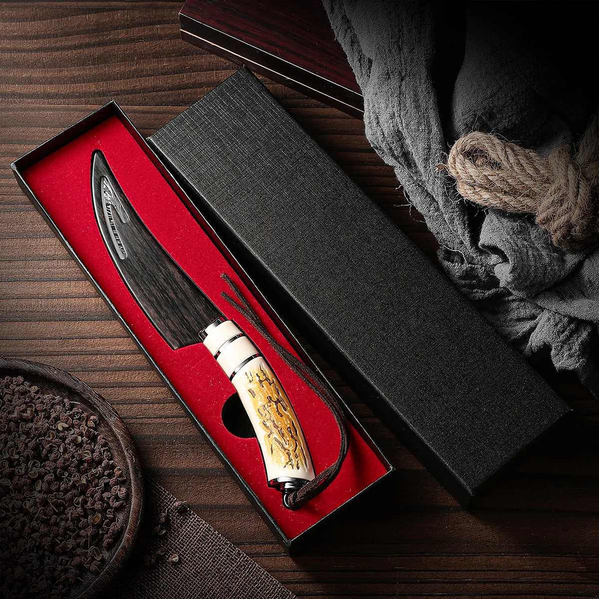 kf-Sa082f597870944c4b6ad6d8d3c4089b9e Boning knife with sharp curved blade for gift box Kitchen High hardness forging Damascus texture knife Sharp fruit knife - imagine 1